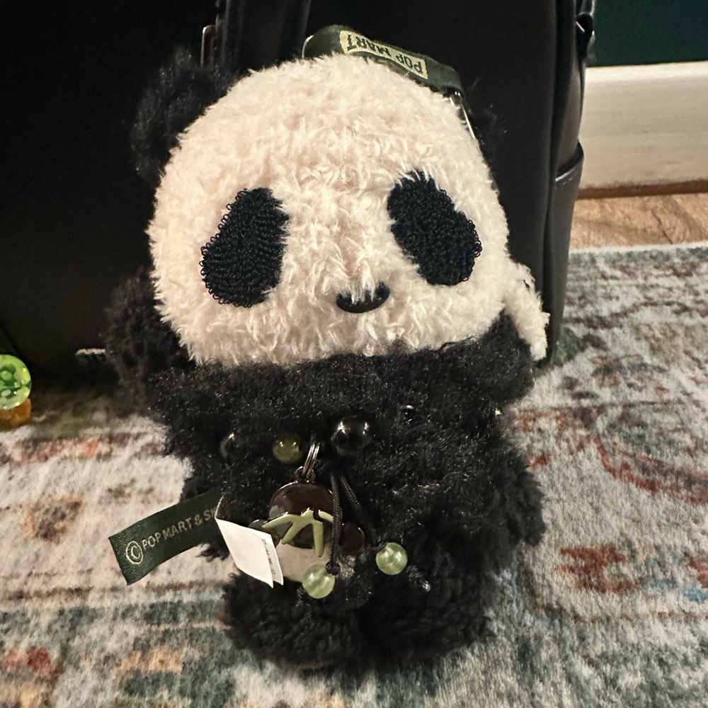 Steve Madden Black Handbag with Dice Charm and PopMart Lazy Skullpanda - Picture 4 of 5